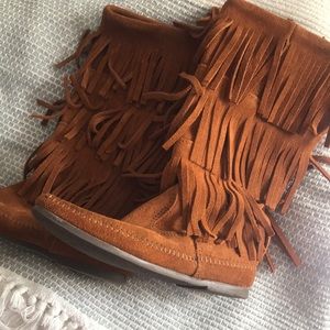 Minnetonka 3 - later fringe boot